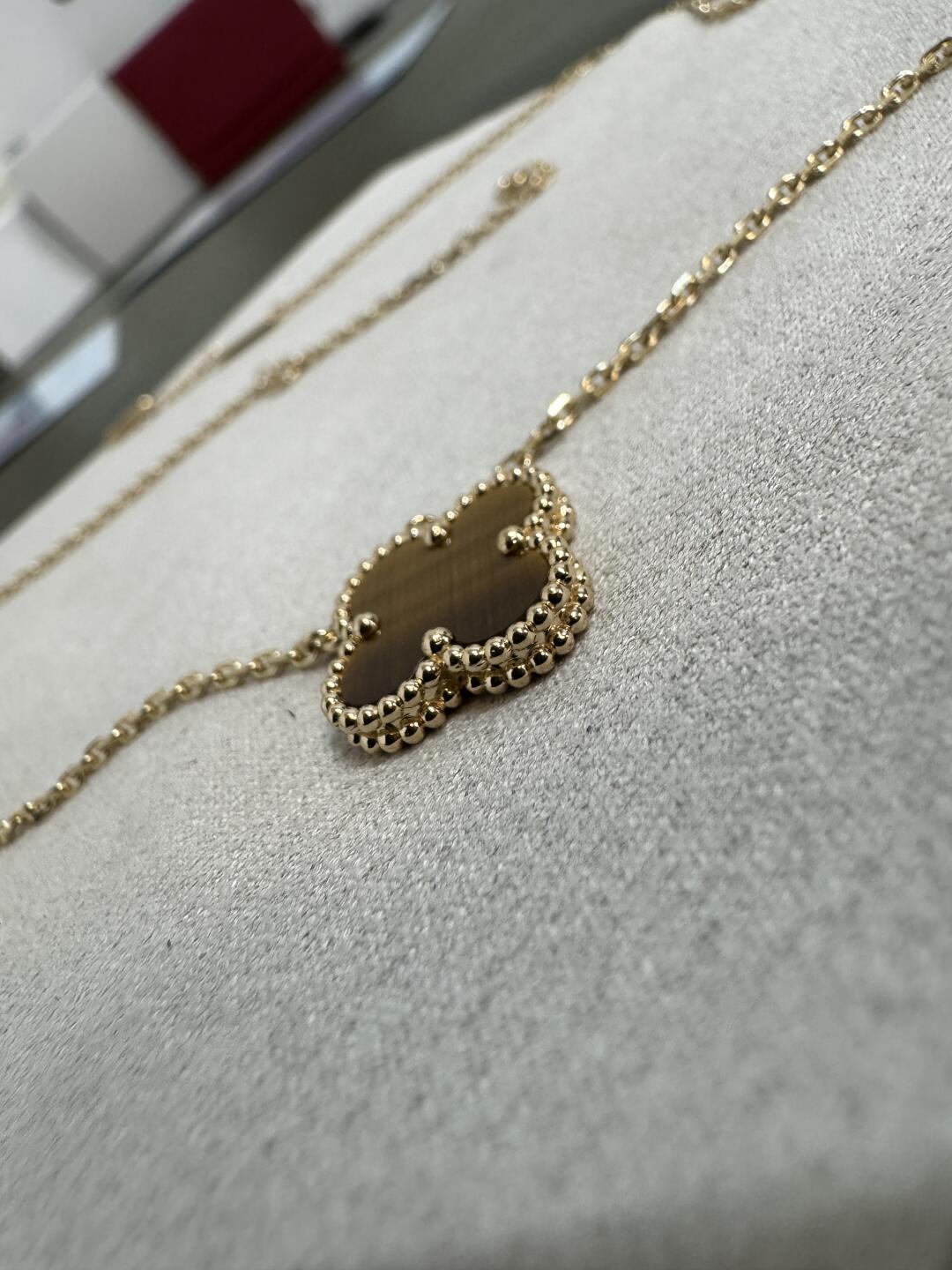 ใ๐ROSE๐ใCLOVER 15MM Tiger Eye Stone Necklace