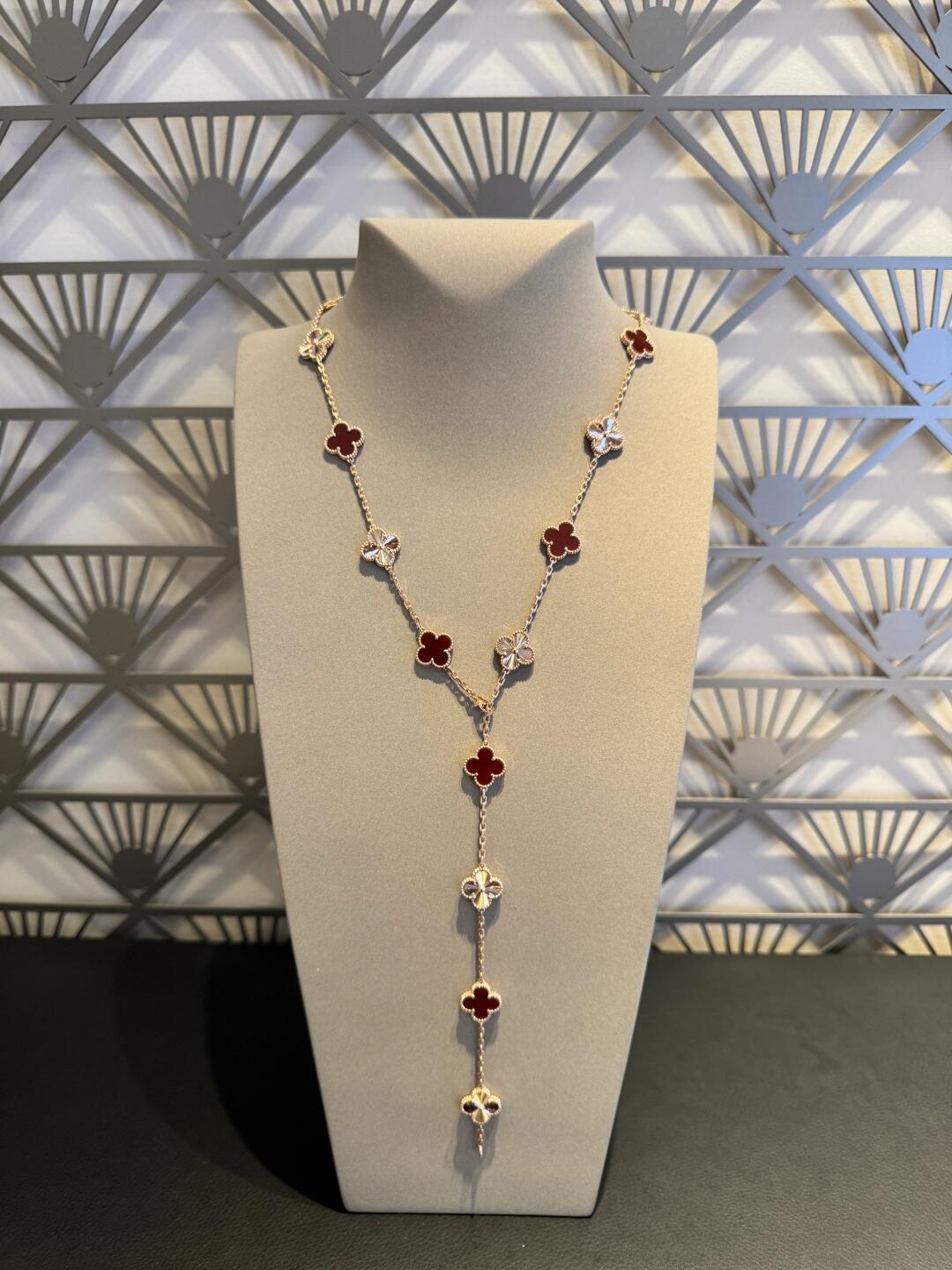 [Rose Tomorrow]CLOVER 20 MOTIFS LASER CARNELIAN NECKLACE