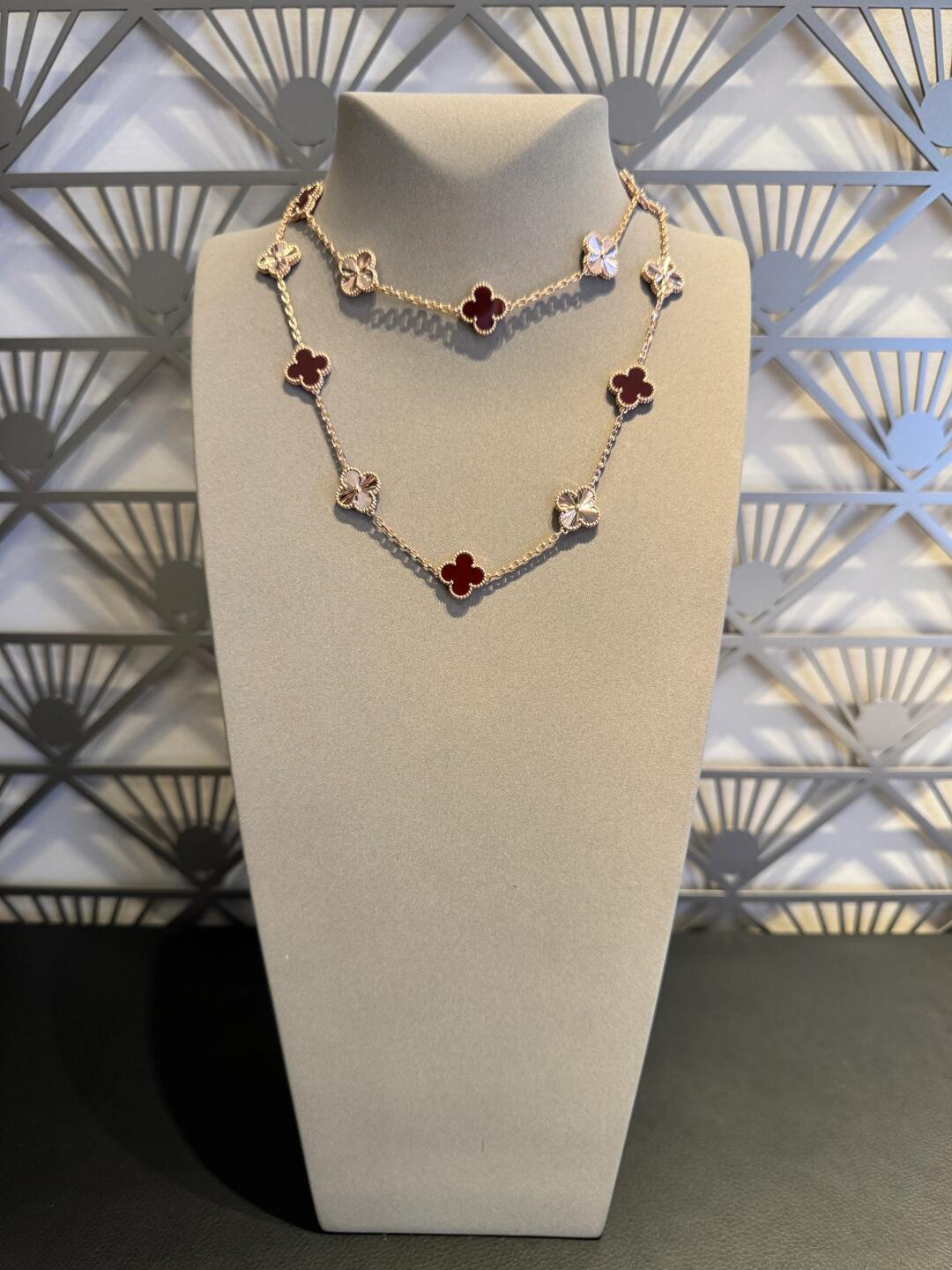 [Rose Tomorrow]CLOVER 20 MOTIFS LASER CARNELIAN NECKLACE