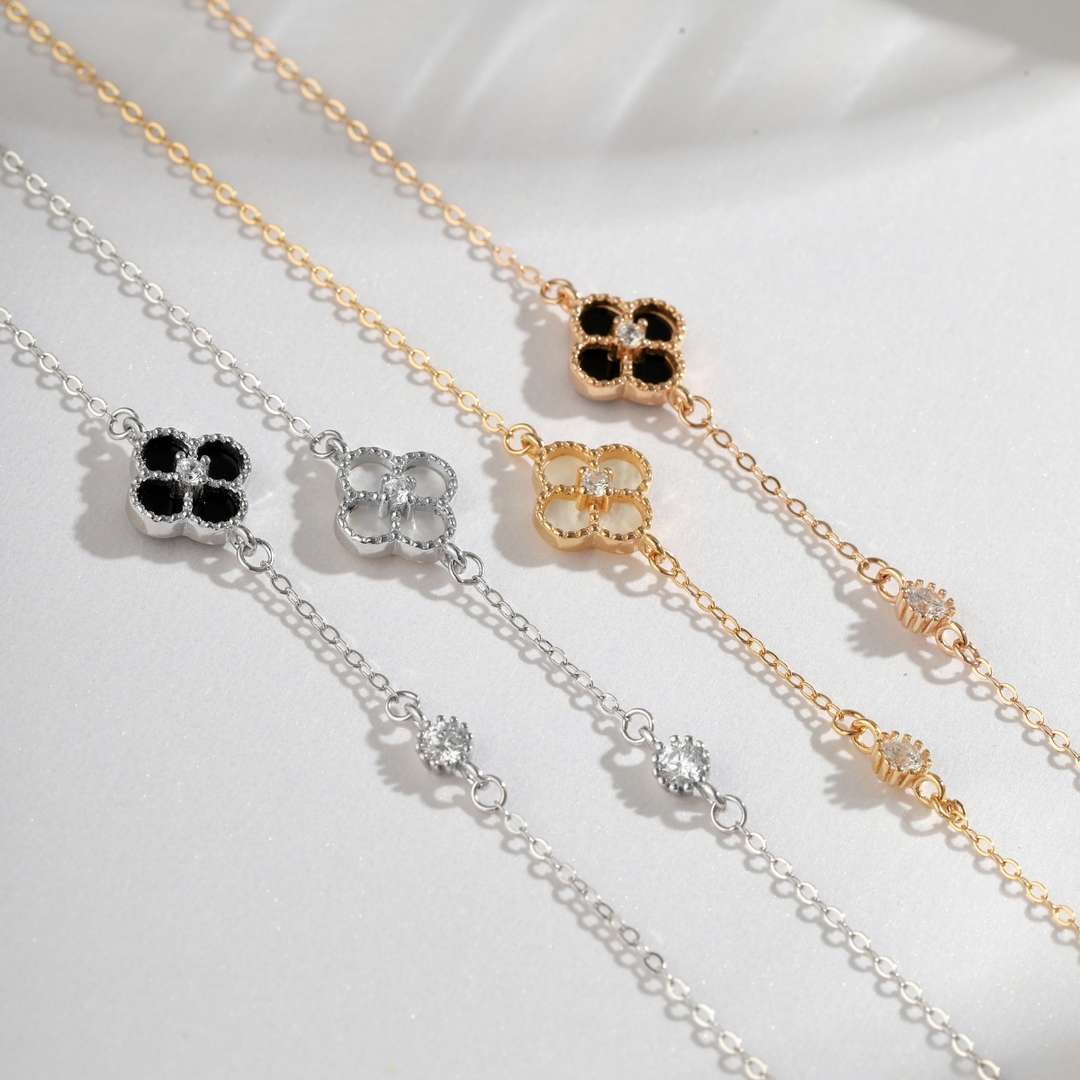 [Rose Tomorrow]Delicate Four Leaf Clover Bracelet