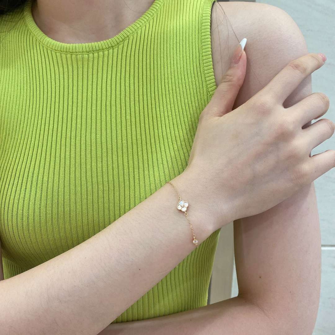 [Rose Tomorrow]Delicate Four Leaf Clover Bracelet