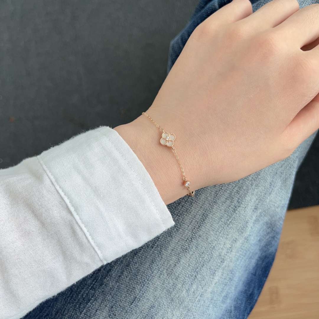 [Rose Tomorrow]Delicate Four Leaf Clover Bracelet