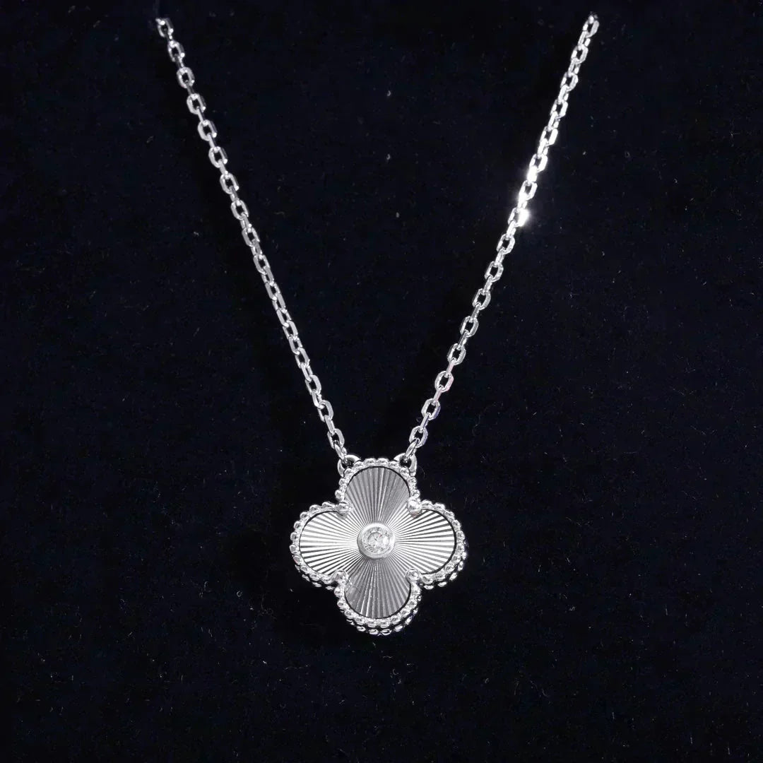 [💎ROSE💎]CLOVER  15MM DIAMOND LASER NECKLACE SILVER