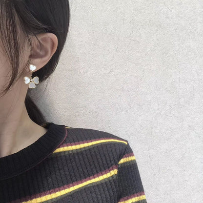 [💎ROSE💎]CLOVER SWEET WHITE MOP EARRINGS