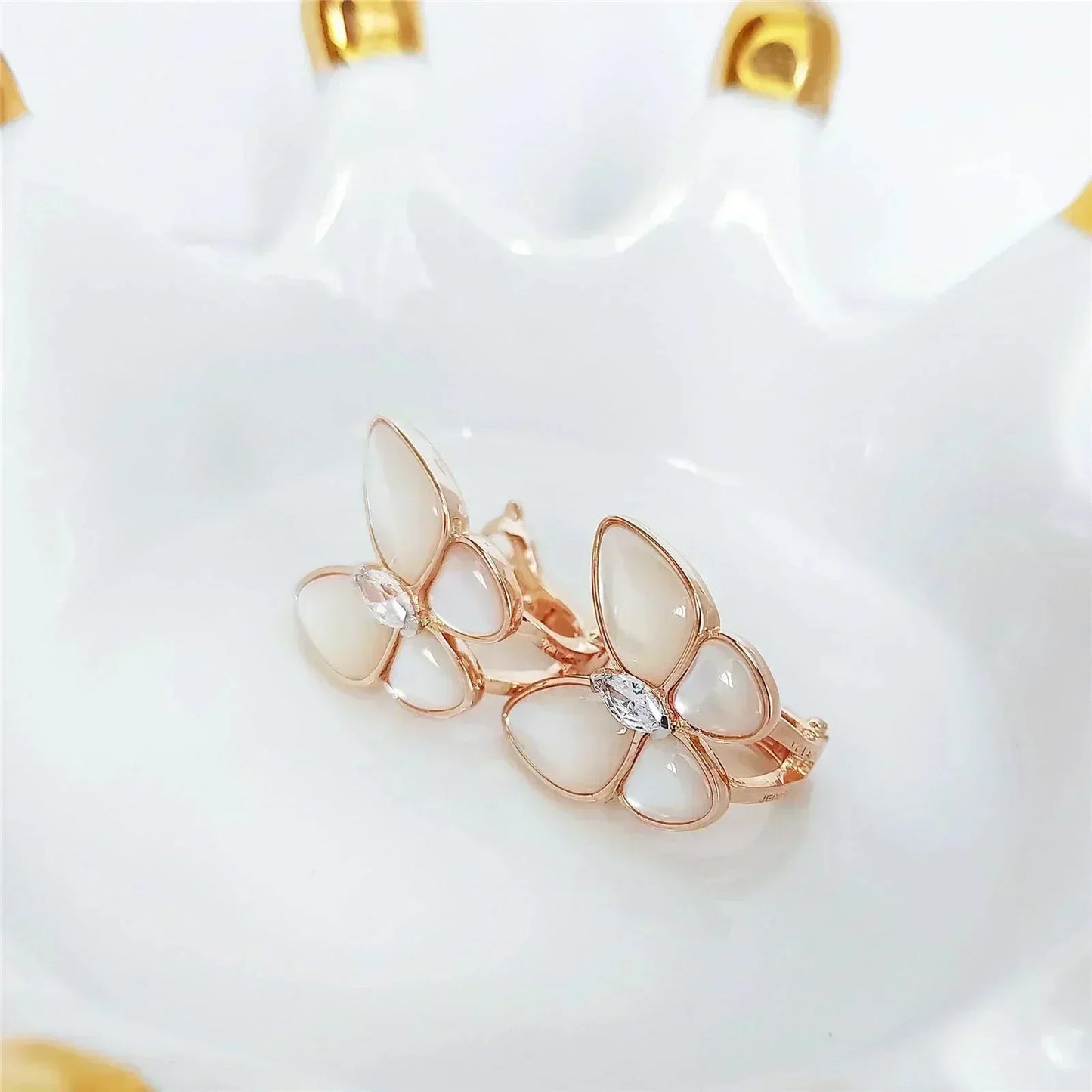 [💎ROSE💎]BUTTERFLY MOP DIAMOND EARRINGS