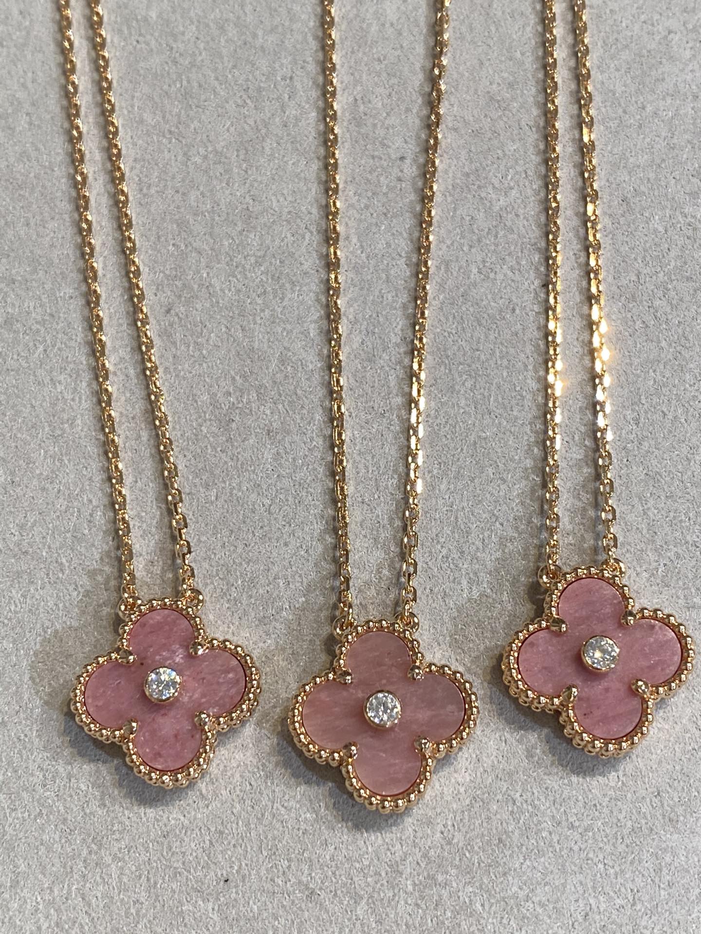 [💎ROSE💎]CLOVER 15MM DIAMOND RHODONITE NECKLACE