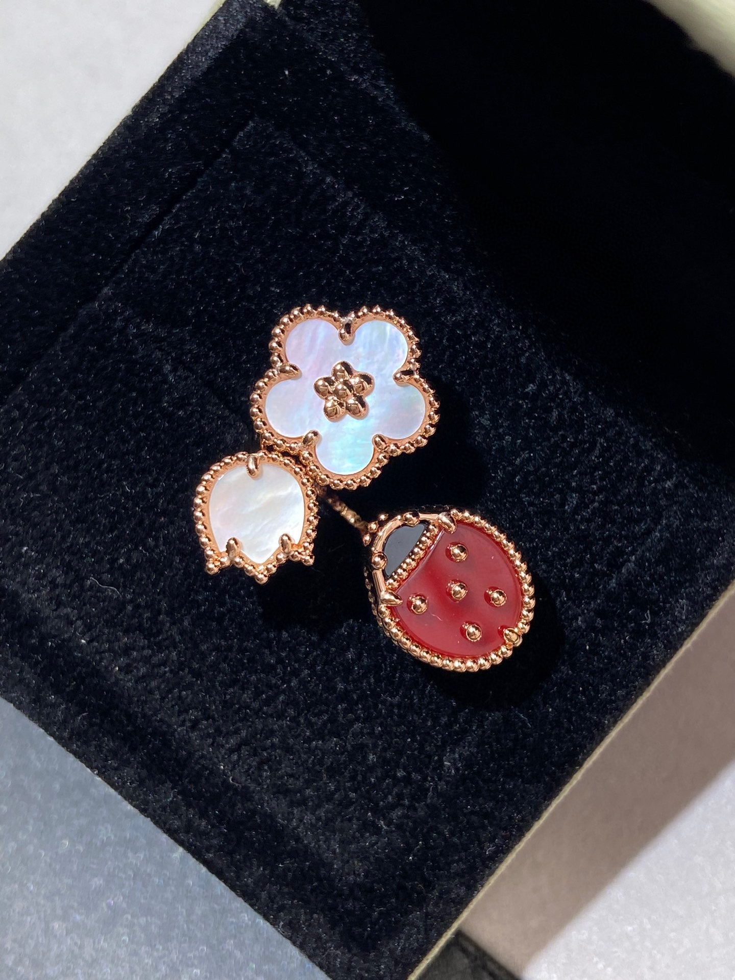 [💎ROSE💎]LUCKY 3 MOTIF ROSE GOLD RING