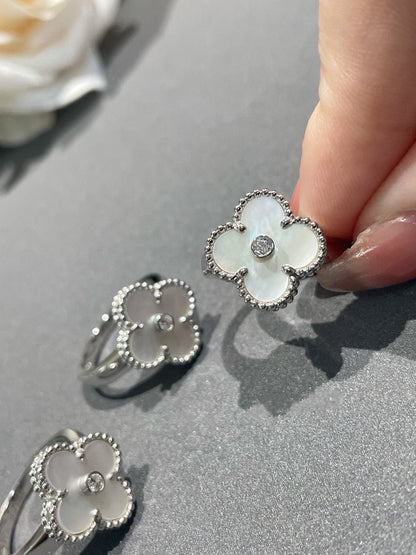 [💎ROSE💎]CLOVER SILVER MOP DIAMOND RING