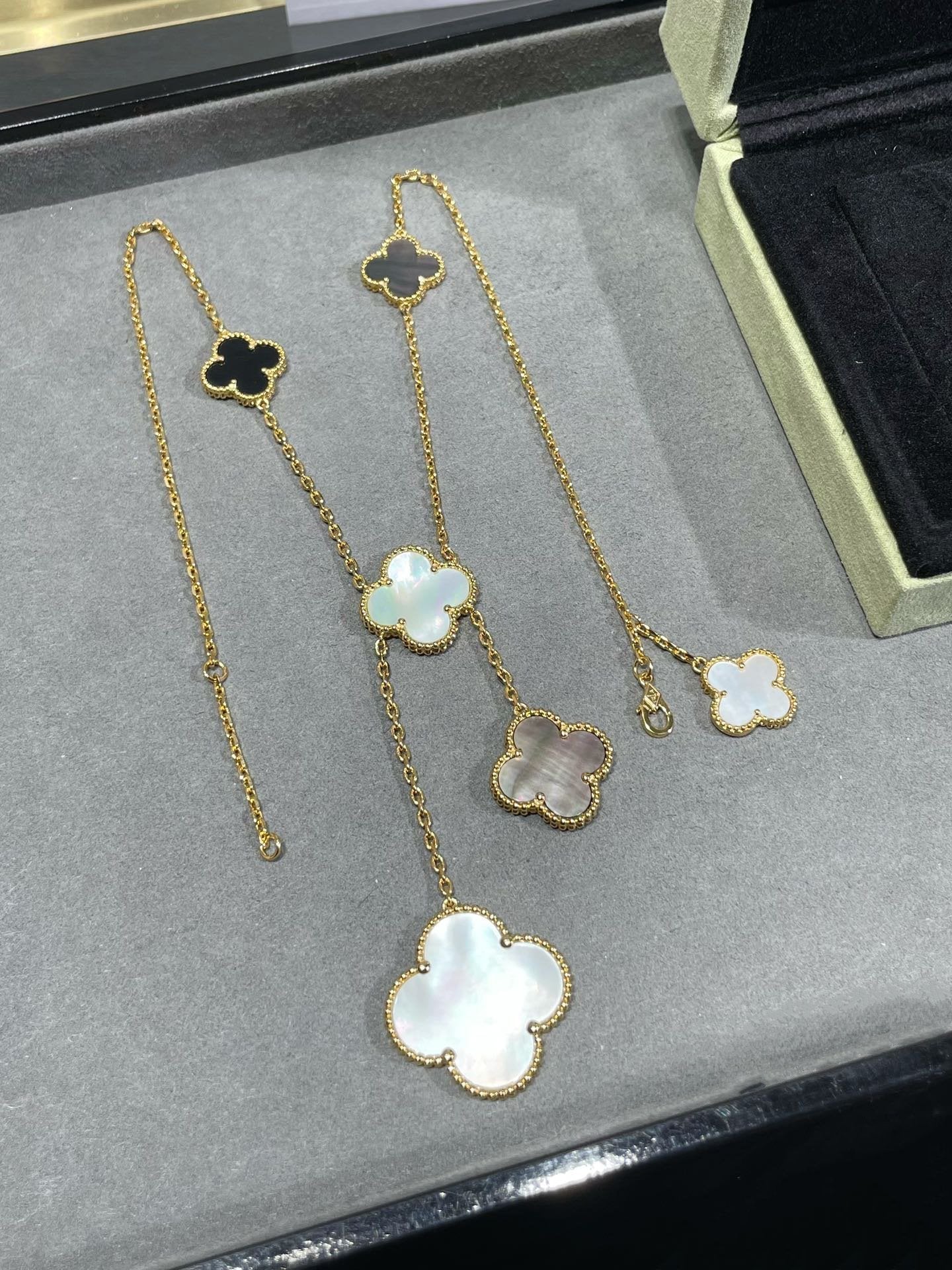 [💎ROSE💎]CLOVER 6 MOTIF MOP ONYX GOLD NECKLACE