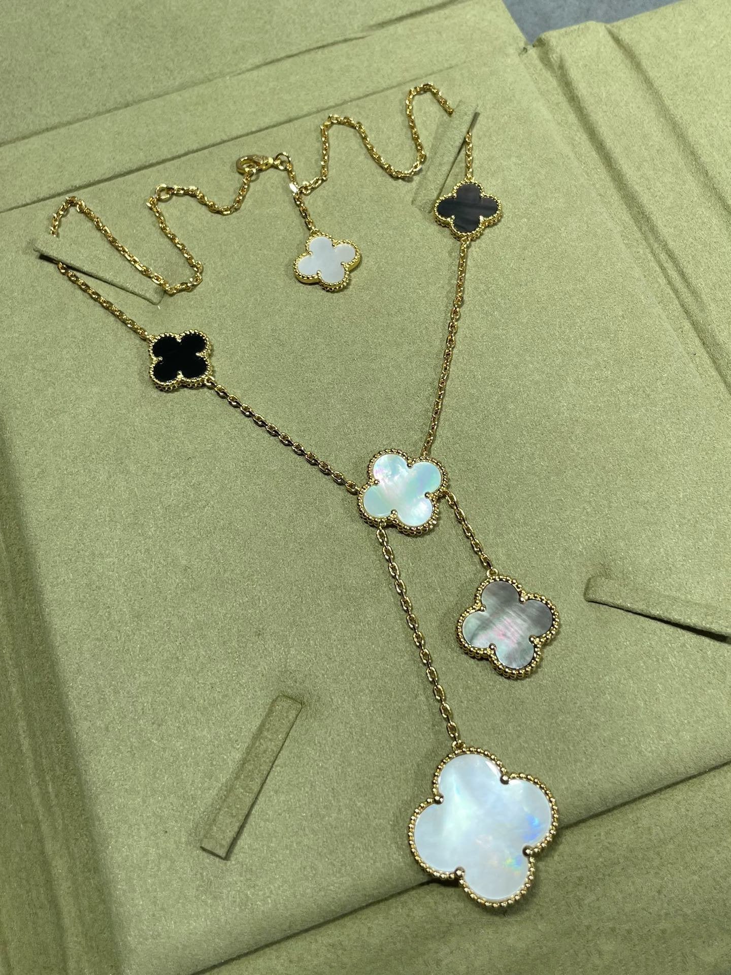 [💎ROSE💎]CLOVER 6 MOTIF MOP ONYX GOLD NECKLACE