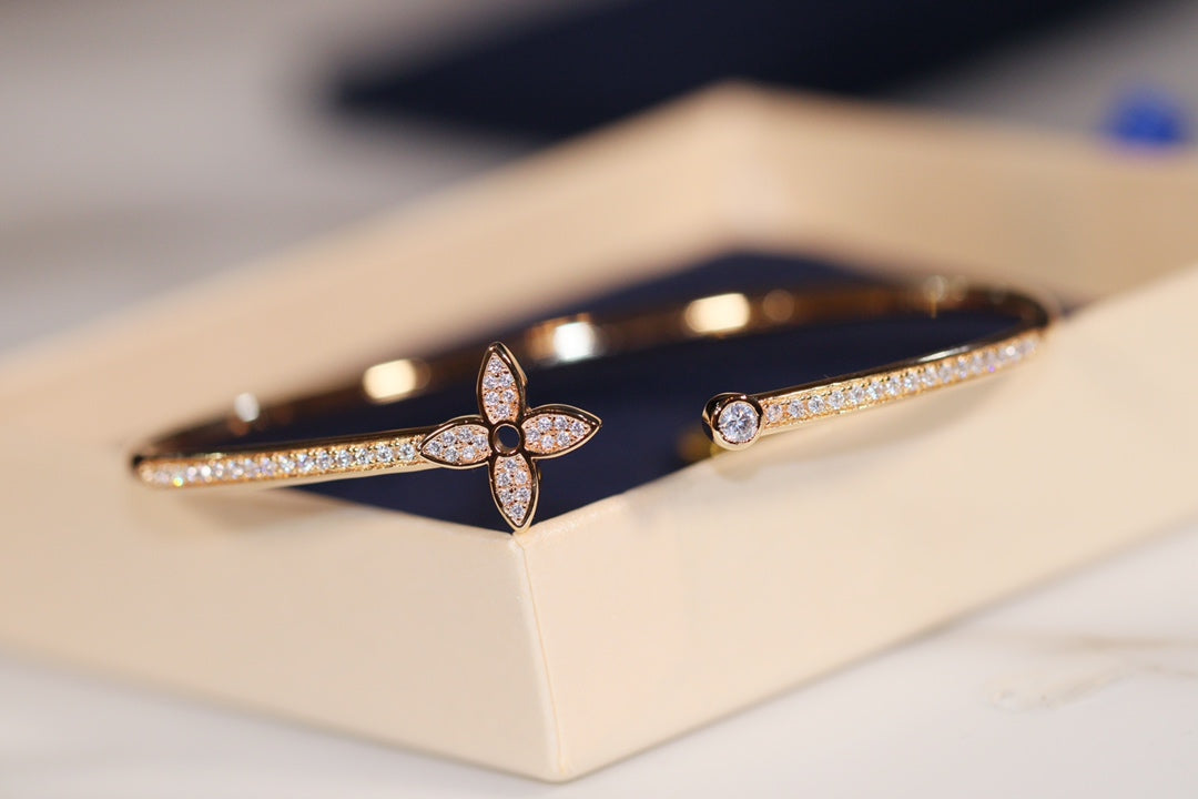 [Rose Tomorrow]IDYLLE GOLD OPEN BRACELET DIAMOND PAVED