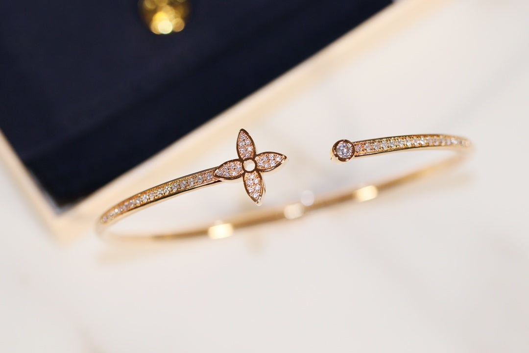 [Rose Tomorrow]IDYLLE GOLD OPEN BRACELET DIAMOND PAVED