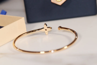 [Rose Tomorrow]IDYLLE GOLD OPEN BRACELET DIAMOND PAVED