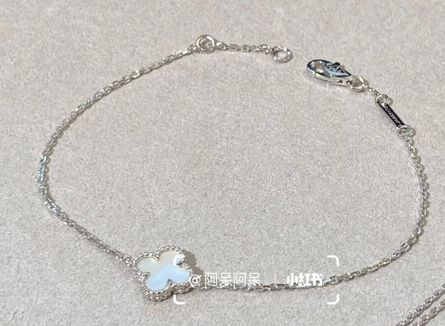 [Rose Tomorrow] CLOVER SINGLE FLOWER BRACELET NO DIAMOND SILVER