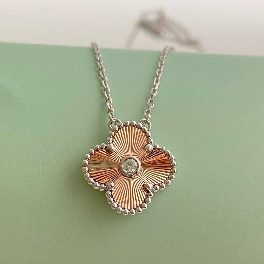 [💎ROSE💎 ]CLOVER 15MM DIAMOND LASER NECKLACE- CHRISTMAS 2024 SPECIAL EDITION