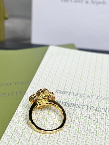 [💎ROSE💎]CLOVER TIGER'S EYE RING GOLD DIAMOND