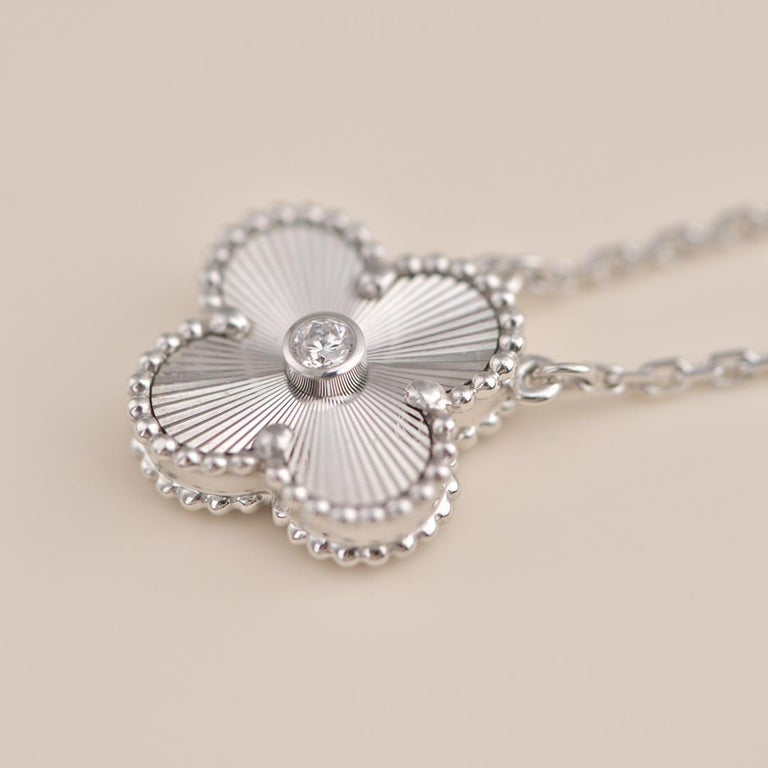 [💎ROSE💎]CLOVER  15MM DIAMOND LASER NECKLACE SILVER