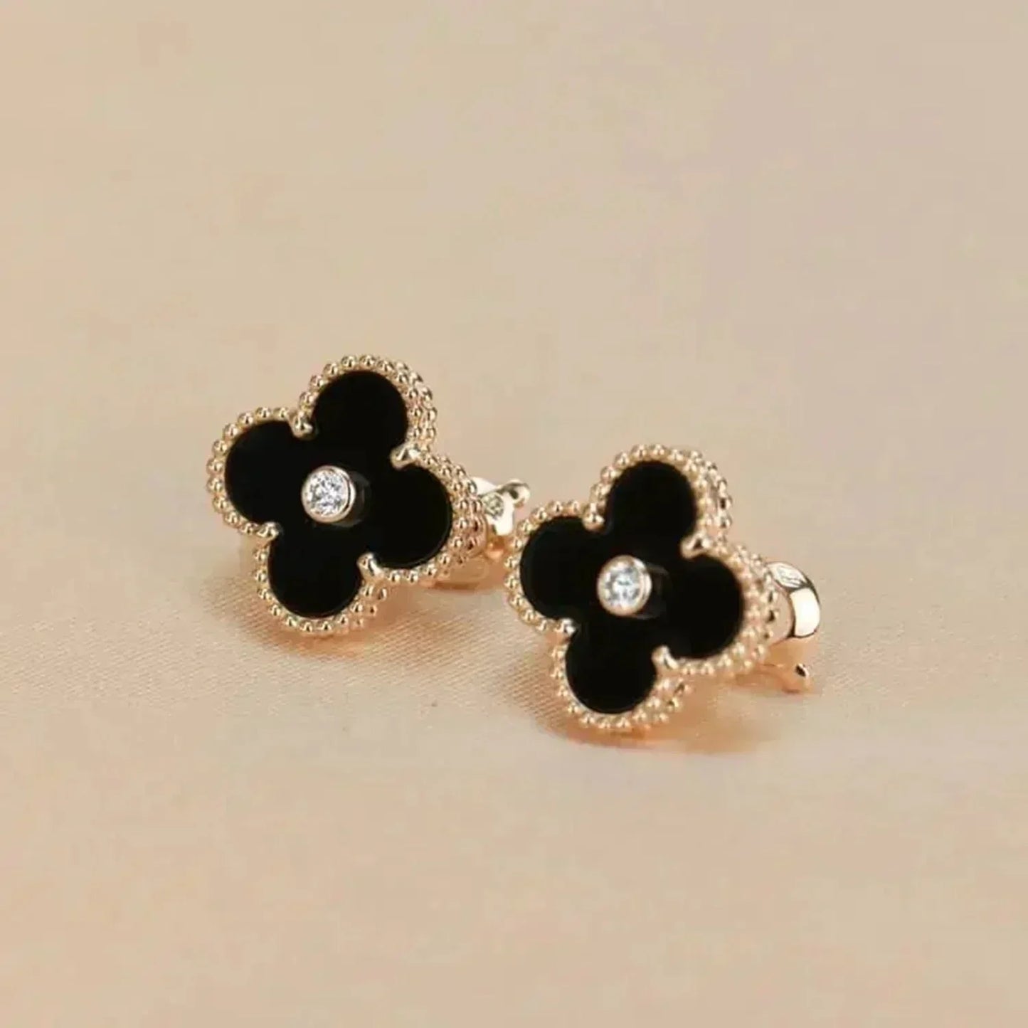 [💎ROSE💎]CLOVER MEDIUM 1 MOTIFS ONYX DIAMOND EARRINGS