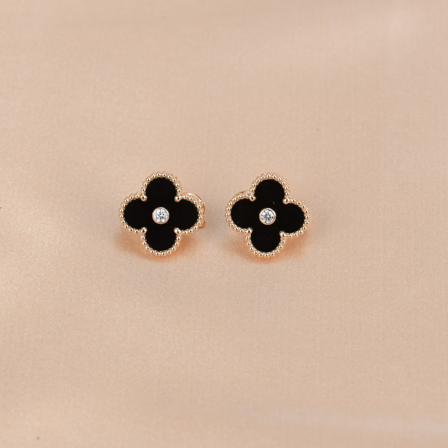 [💎ROSE💎]CLOVER MEDIUM 1 MOTIFS ONYX DIAMOND EARRINGS