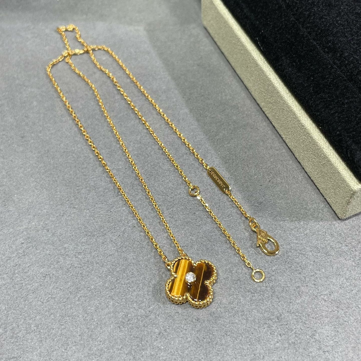 [💎ROSE💎]CLOVER 15MM DIAMOND AND YELLOW TIGER'S EYE AGATE necklace