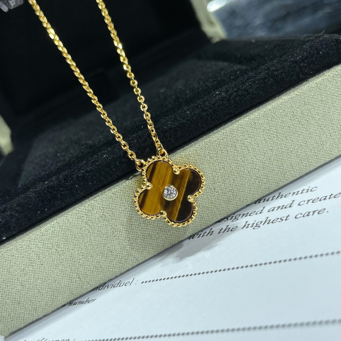 [💎ROSE💎]CLOVER 15MM DIAMOND AND YELLOW TIGER'S EYE AGATE necklace