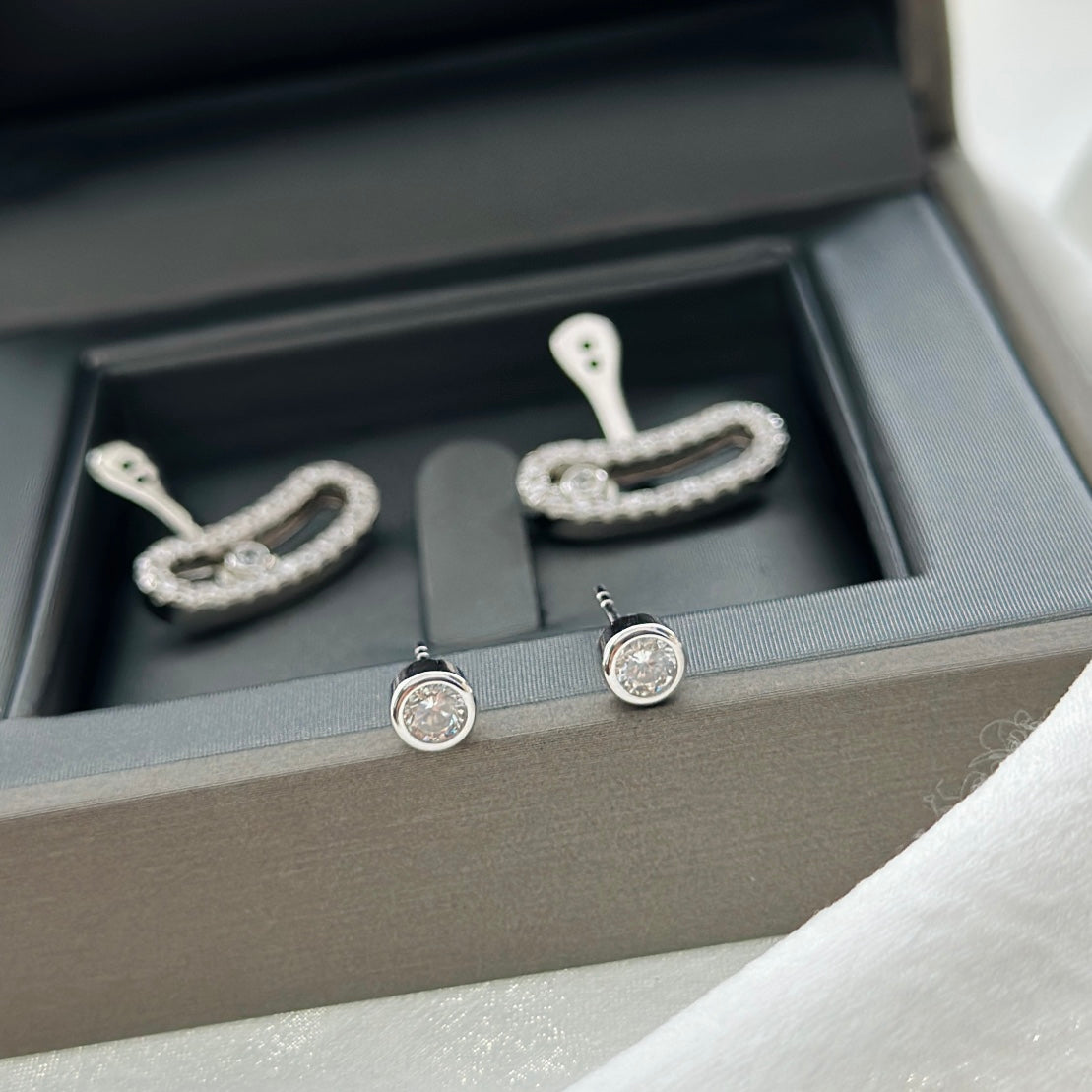 [✨Rose💎]MOVE UNO SILVER DIAMOND EARRINGS
