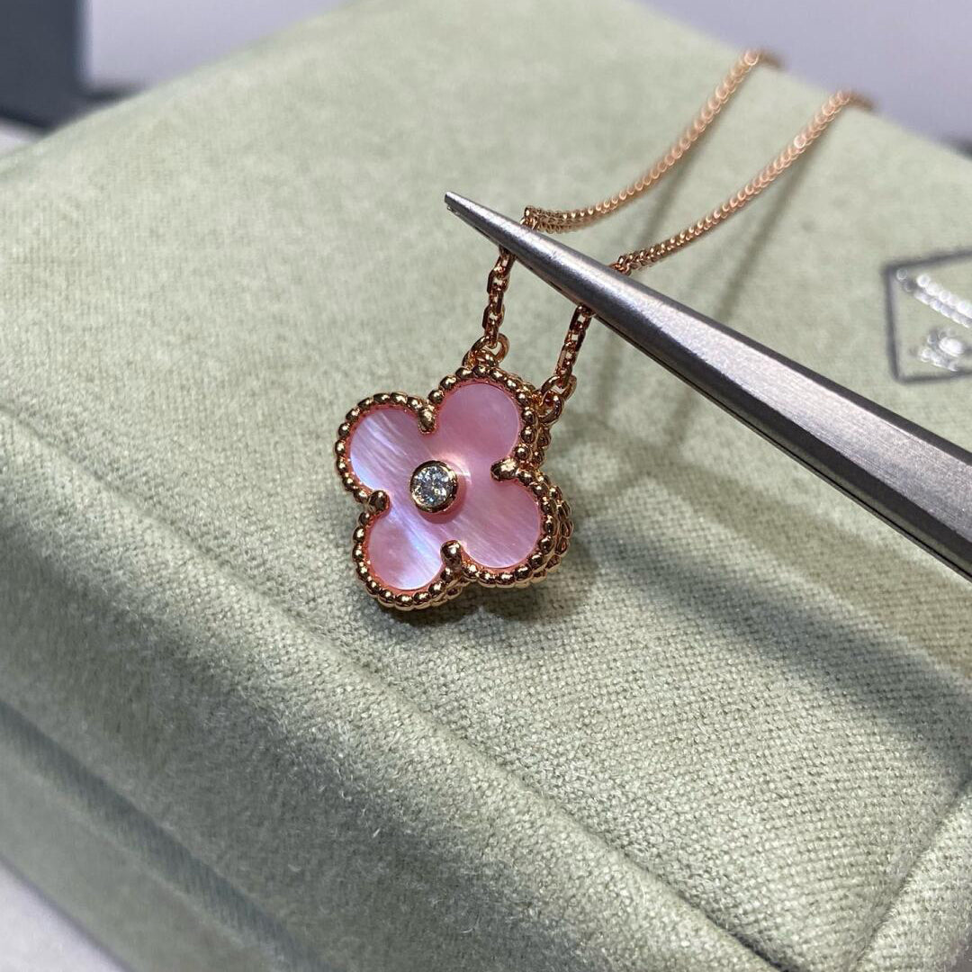 [Rose Tomorrow]CLOVER 15MM DIAMOND PINK MOP NECKLACE