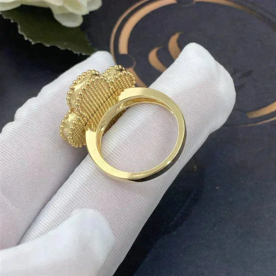 [💎ROSE💎]CLOVER WHITE MOP RING