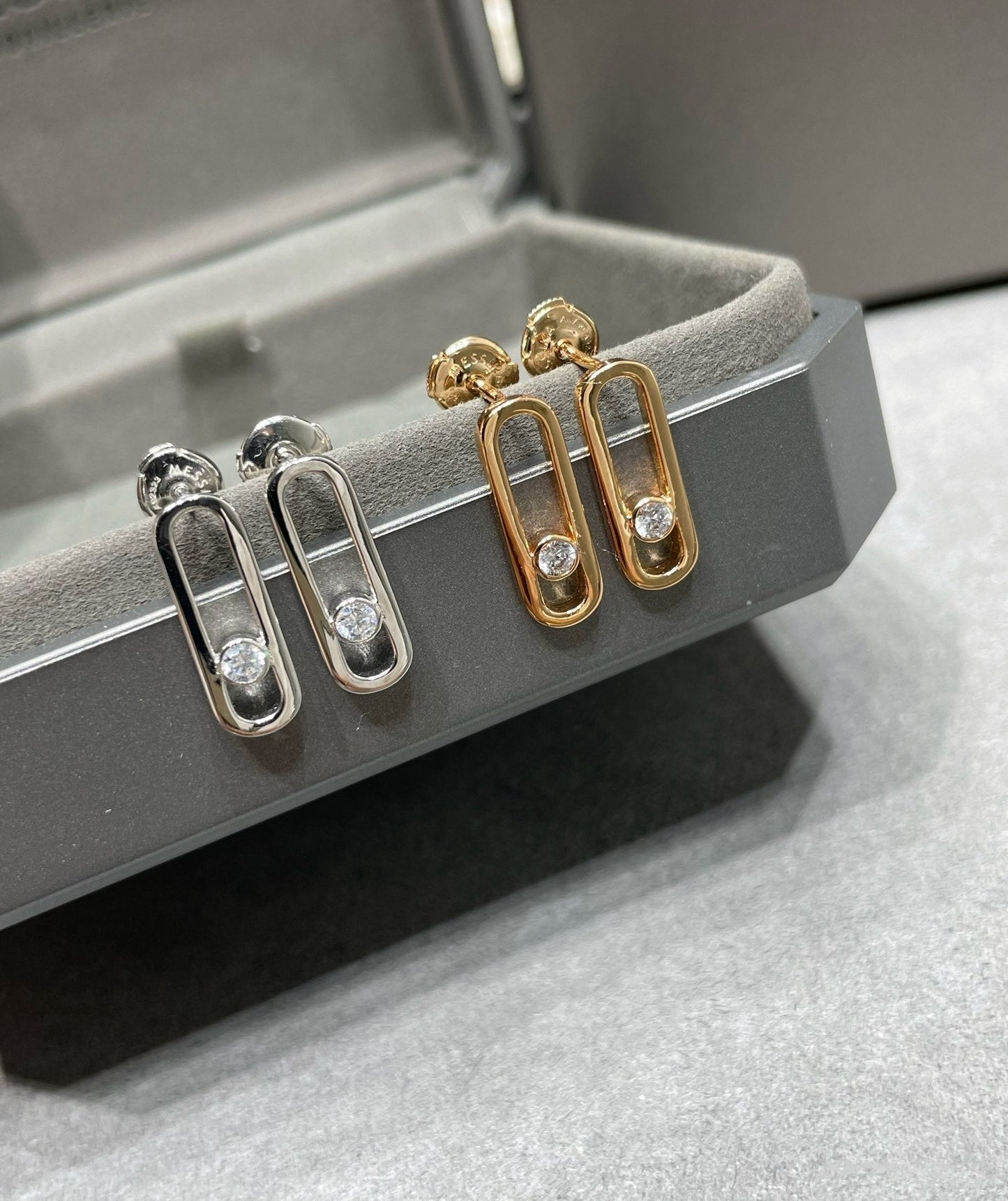 [✨Rose💎]MOVE UNO SMALL 1 DIAMOND EARRINGS